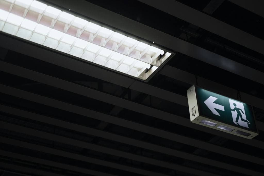 How to Replace a Fluorescent Light Fixture: A Step-by-Step Guide