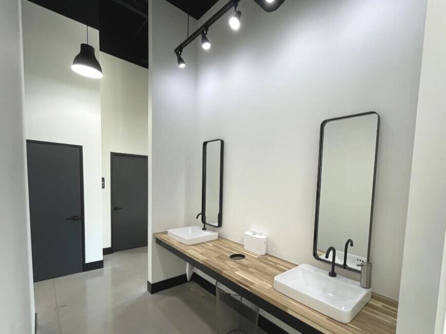 Commercial lighting retrofit