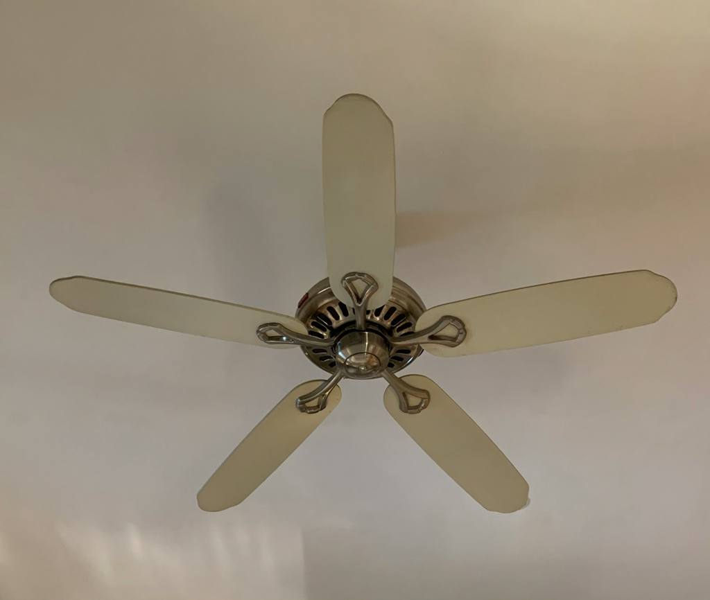 A picture of a ceiling fan