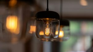 Turned-on pendant lamp